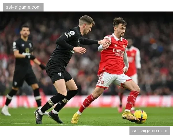 阿森纳与伯恩茅斯比赛第17分钟，克鲁皮凌空垫射破门助客队领先